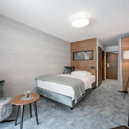 蒂罗勒霍夫酒店 酒店