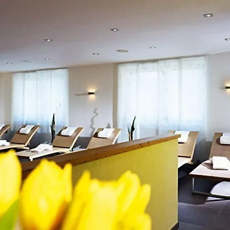 蒂罗勒霍夫酒店 4*